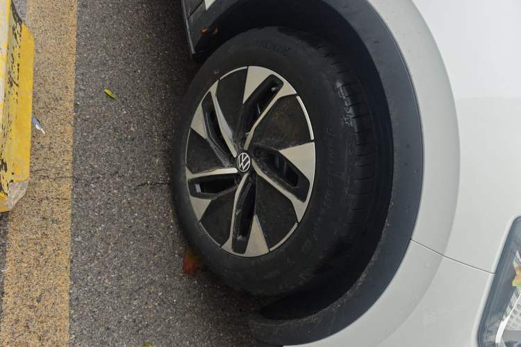 Used Volkswagen ID.4 CROZZ 2026 Model Pure Enjoyment Edition PURE Right Front Wheel Hub
