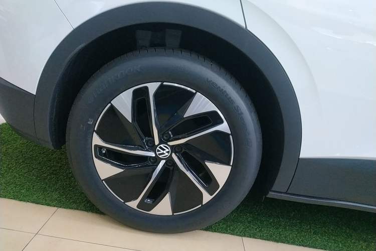 Used Volkswagen ID.4 CROZZ 2026 Model Pure Enjoyment Edition PURE Right Rear Wheel Hub