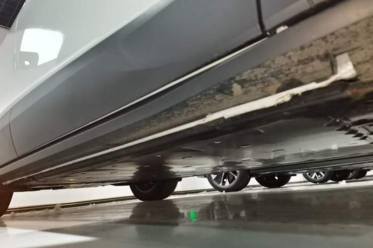 Used Volkswagen ID.4 CROZZ 2026 Model Pure Enjoyment Edition PURE Right Side Sill