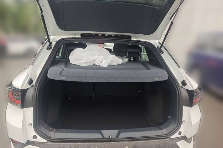 Used Volkswagen ID.4 CROZZ 2026 Model Pure Enjoyment Edition PURE Trunk