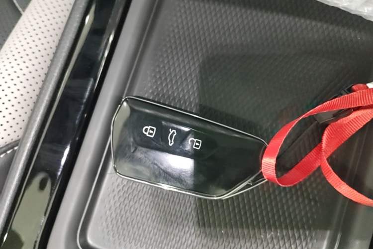 Used Volkswagen ID.4 CROZZ 2026 Model Pure Enjoyment Edition PURE Vehicle Key