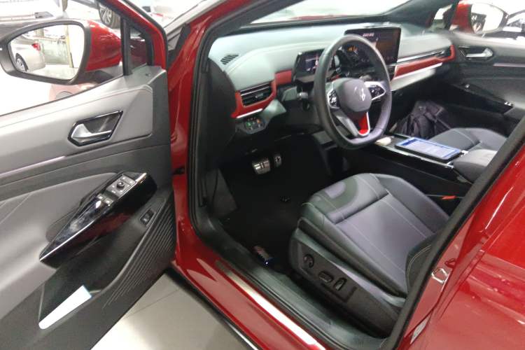 Used Volkswagen ID.4 X 2022 Pure Long-Range Version Interior 3