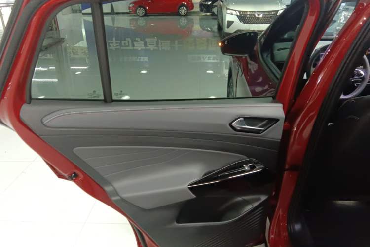 Used Volkswagen ID.4 X 2022 Pure Long-Range Version Interior 8