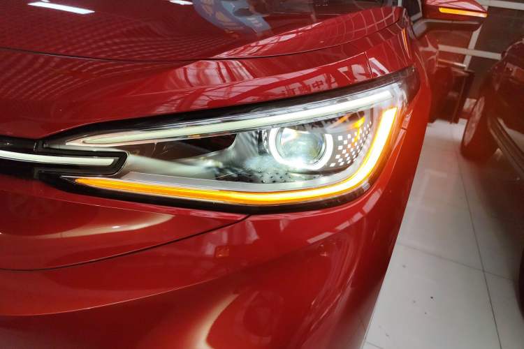 Used Volkswagen ID.4 X 2022 Pure Long-Range Version Left Front Headlight