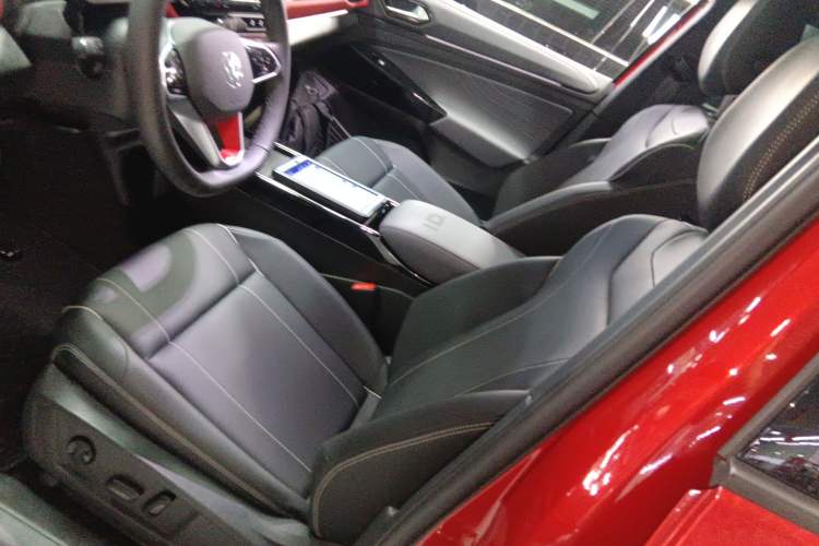 Used Volkswagen ID.4 X 2022 Pure Long-Range Version Left Front Seat