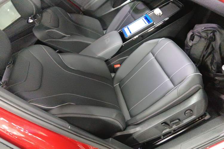 Used Volkswagen ID.4 X 2022 Pure Long-Range Version Right Front Seat