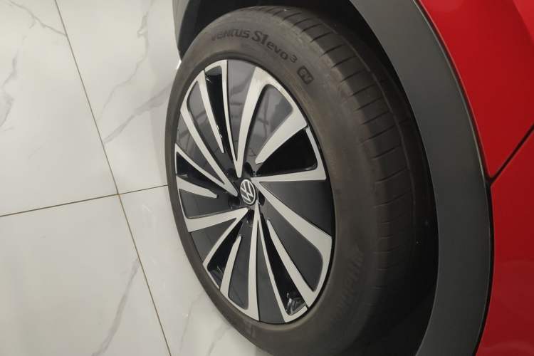 Used Volkswagen ID.4 X 2023 Upgraded Model Pure Long-Range Version Right Rear Wheel Hub