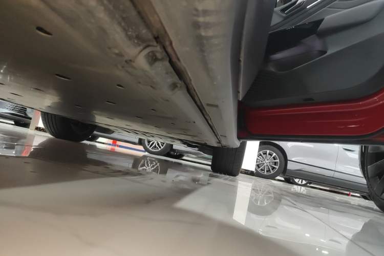 Used Volkswagen ID.4 X 2023 Upgraded Model Pure Long-Range Version Right Side Sill