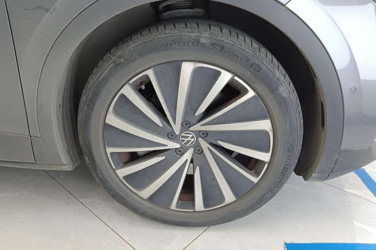 Used Volkswagen ID.4 X 2023 Ultra-Intelligent Long-Range Version Right Front Wheel Hub
