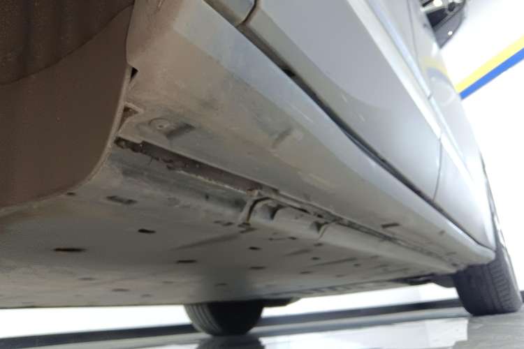 Used Volkswagen ID.4 X 2023 Ultra-Intelligent Long-Range Version Right Side Sill