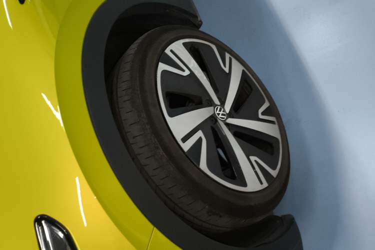 Used Volkswagen ID.4 X 2021 Prime Kinergy Four-Wheel Drive Edition Left Front Wheel Hub