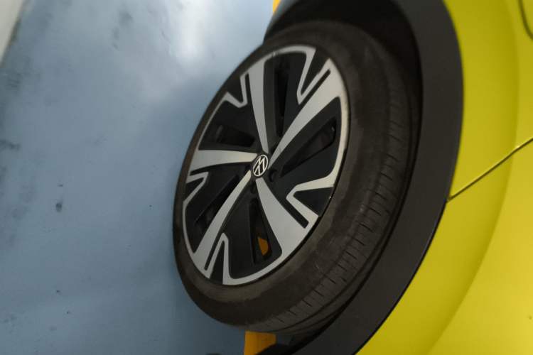 Used Volkswagen ID.4 X 2021 Prime Kinergy Four-Wheel Drive Edition Right Rear Wheel Hub