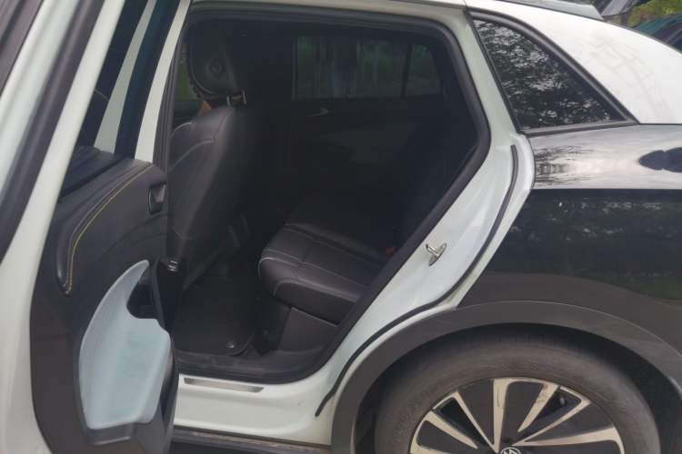 Used Volkswagen ID.4 X 2021 Pure+ Long-Range Edition Left Rear Seat