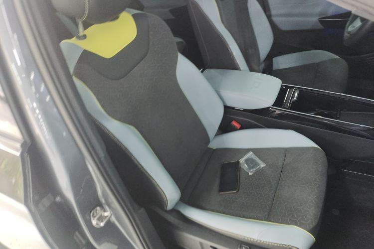 Used Volkswagen ID.4 X 2021 Pro Smart Long-Range Edition Right Front Seat