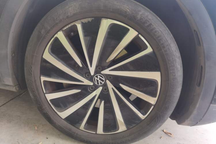 Used Volkswagen ID.4 X 2021 Pure+ Long-Range Edition Right Front Wheel Hub