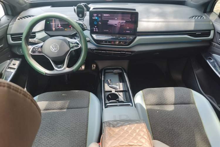 Used Volkswagen ID.4 X 2021 1st Edition ID. First Impression Edition Center Console