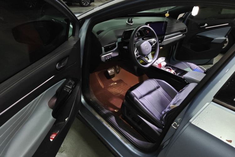 Used Volkswagen ID.4 X 2021 Pure+ Long-Range Edition Driver Seat