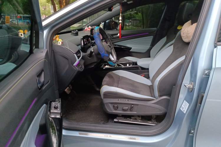 Used Volkswagen ID.4 X 2021 Pro Smart Long-Range Edition Driver Seat