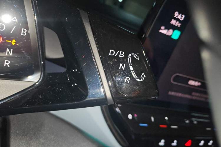 Used Volkswagen ID.4 X 2021 Pro Smart Long-Range Edition Gear Lever