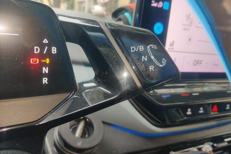 Used Volkswagen ID.4 X 2021 Pro Smart Long-Range Edition Gear Lever