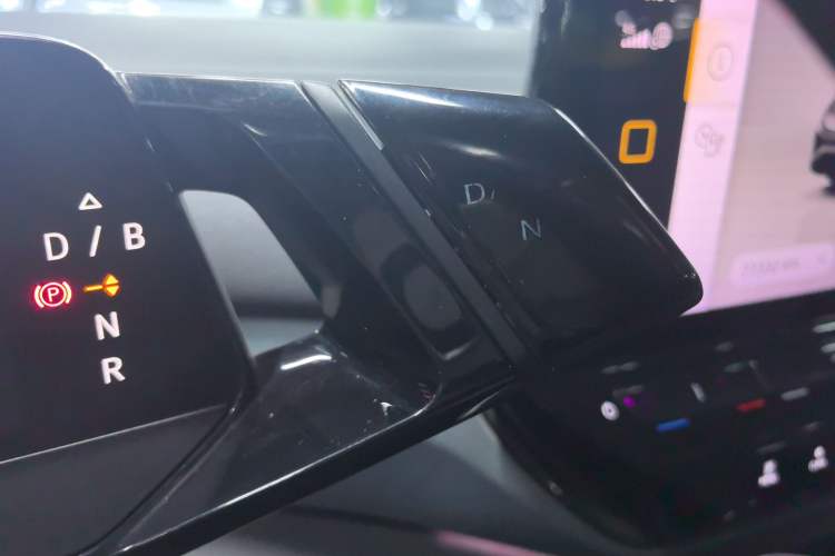 Used Volkswagen ID.4 X 2021 Pro Smart Long-Range Edition Gear Lever