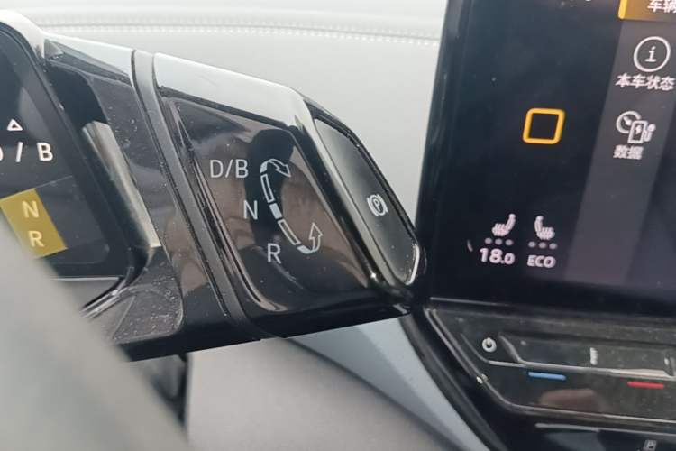 Used Volkswagen ID.4 X 2021 Pro Smart Long-Range Edition Gear Lever