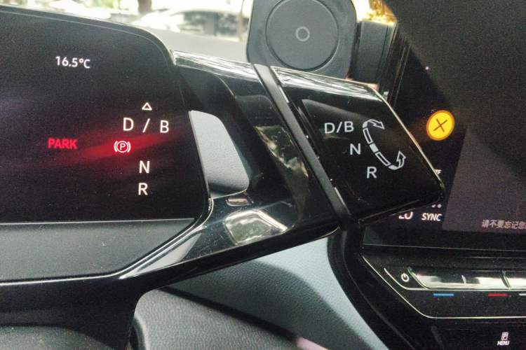 Used Volkswagen ID.4 X 2021 Pure+ Long-Range Edition Gear Lever