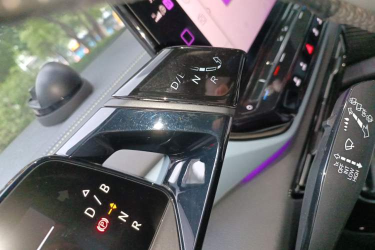 Used Volkswagen ID.4 X 2021 Pro Smart Long-Range Edition Gear Lever