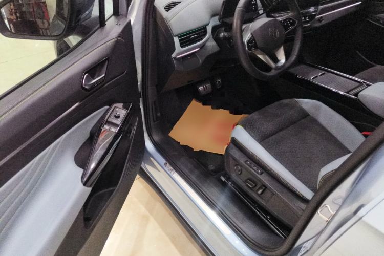 Used Volkswagen ID.4 X 2021 Prime Kinergy Four-Wheel Drive Edition Interior 3