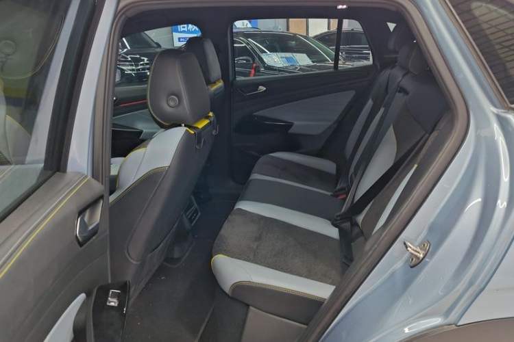 Used Volkswagen ID.4 X 2021 Pro Smart Long-Range Edition Interior 4