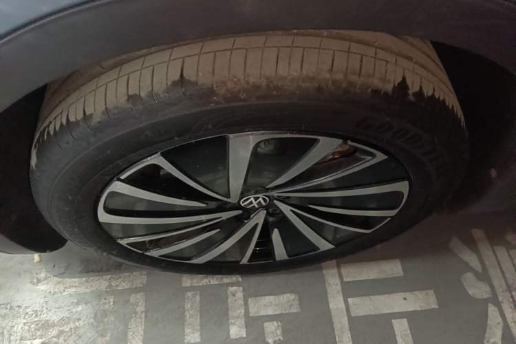 Used Volkswagen ID.4 X 2021 Pro Smart Long-Range Edition Left Front Wheel Hub