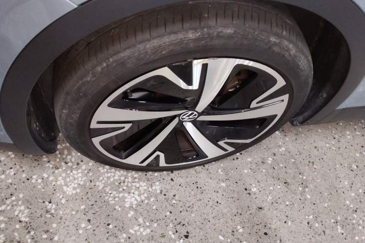 Used Volkswagen ID.4 X 2021 Kinergy All-Wheel Drive Early-Bird Edition Left Front Wheel Hub