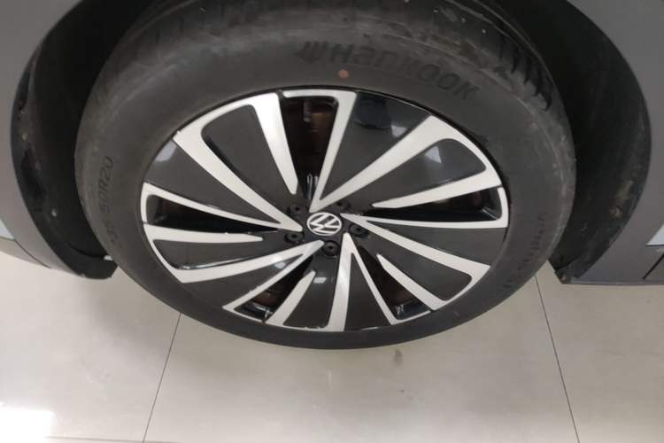 Used Volkswagen ID.4 X 2021 Pro Smart Long-Range Edition Left Front Wheel Hub