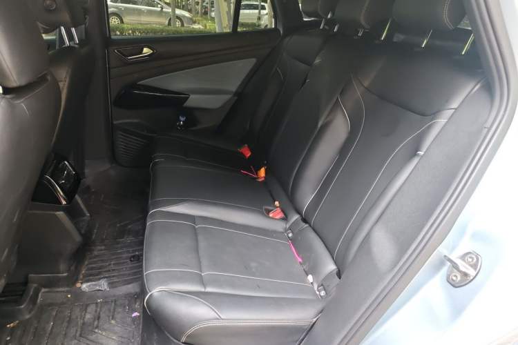 Used Volkswagen ID.4 X 2021 Pure+ Long-Range Edition Left Rear Seat