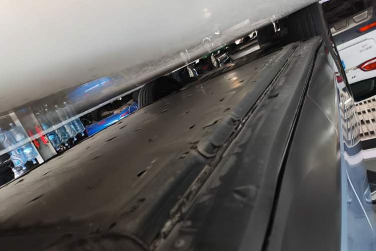Used Volkswagen ID.4 X 2021 Pro Smart Long-Range Edition Left Side Sill
