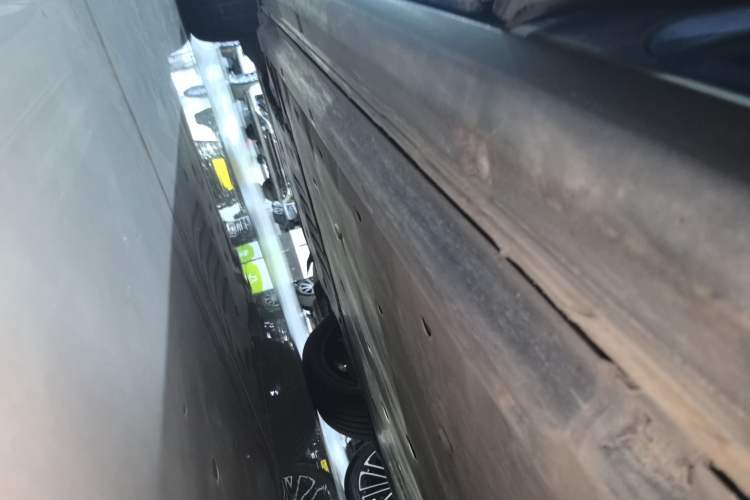 Used Volkswagen ID.4 X 2021 Pro Smart Long-Range Edition Left Side Sill