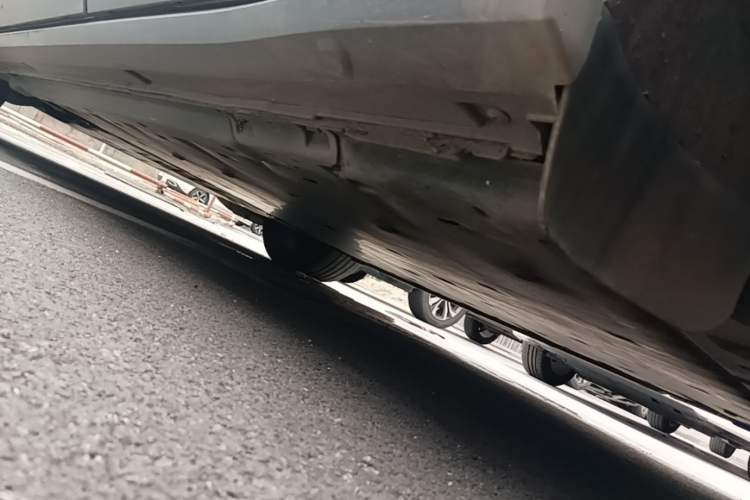Used Volkswagen ID.4 X 2021 Pro Smart Long-Range Edition Left Side Sill