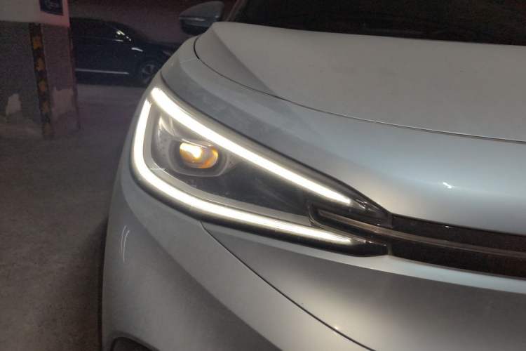 Used Volkswagen ID.4 X 2021 Pro Smart Long-Range Edition Right Front Headlight