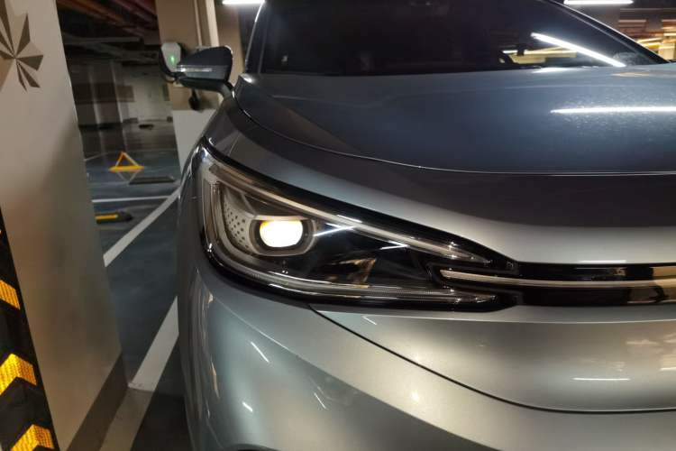 Used Volkswagen ID.4 X 2021 Pro Smart Long-Range Edition Right Front Headlight