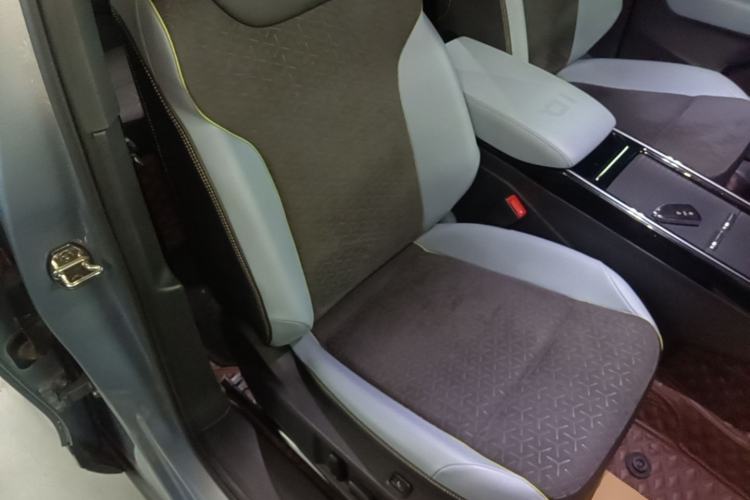 Used Volkswagen ID.4 X 2021 Pro Smart Long-Range Edition Right Front Seat