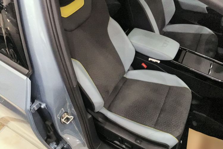 Used Volkswagen ID.4 X 2021 Prime Kinergy Four-Wheel Drive Edition Right Front Seat