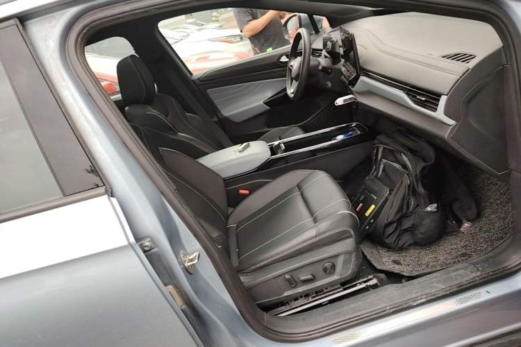Used Volkswagen ID.4 X 2021 Pure Edition Right Front Seat