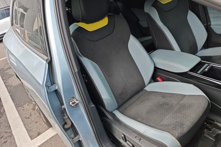 Used Volkswagen ID.4 X 2021 Pro Smart Long-Range Edition Right Front Seat