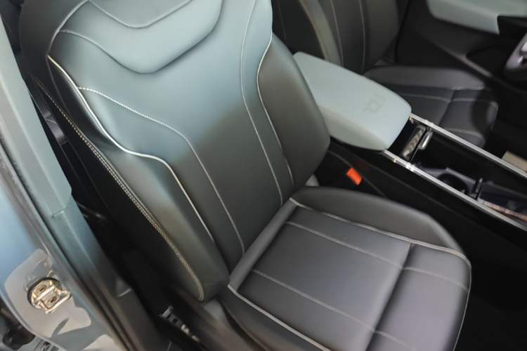 Used Volkswagen ID.4 X 2021 Pure+ Long-Range Edition Right Front Seat