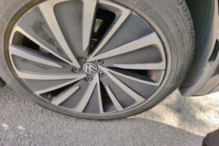 Used Volkswagen ID.4 X 2021 Pro Smart Long-Range Edition Right Front Wheel Hub