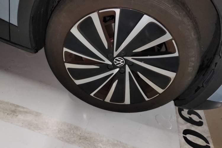 Used Volkswagen ID.4 X 2021 Pro Smart Long-Range Edition Right Front Wheel Hub