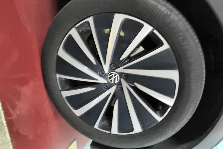 Used Volkswagen ID.4 X 2021 Pro Smart Long-Range Edition Right Front Wheel Hub