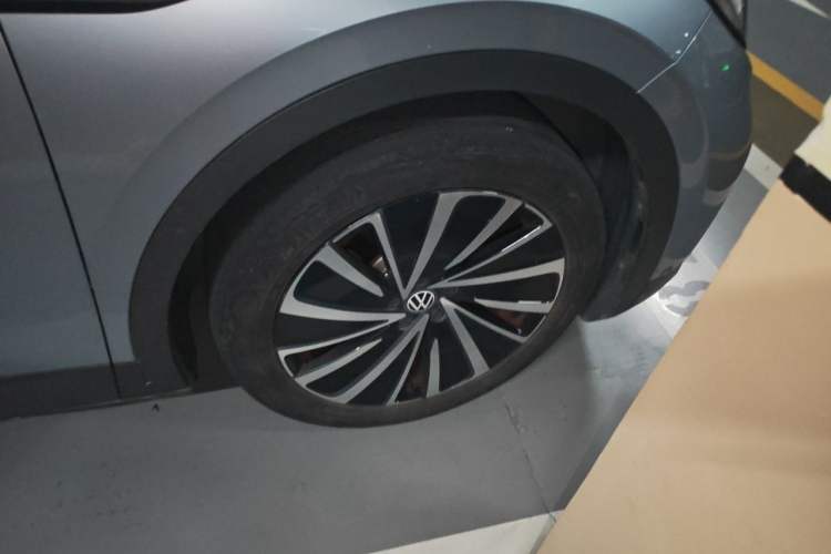 Used Volkswagen ID.4 X 2021 Pro Smart Long-Range Edition Right Front Wheel Hub