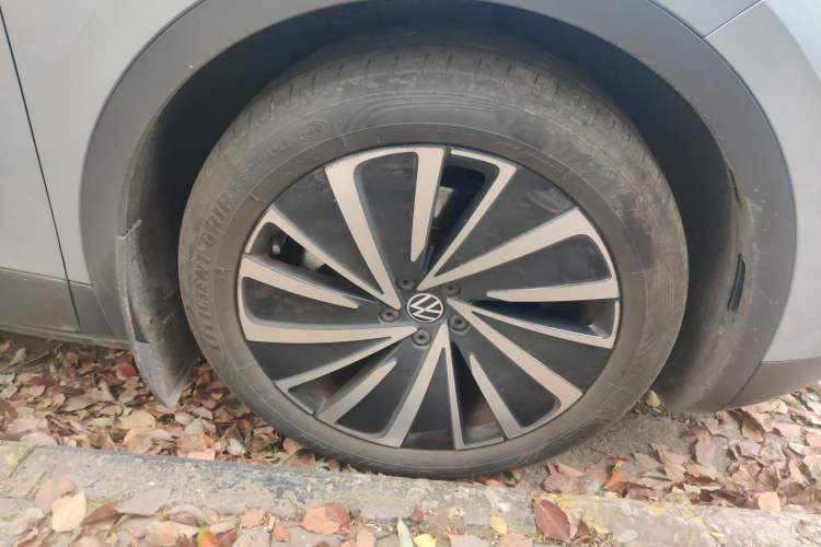 Used Volkswagen ID.4 X 2021 Pro Smart Long-Range Edition Right Front Wheel Hub