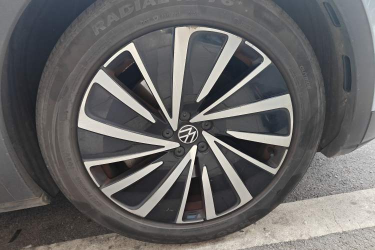 Used Volkswagen ID.4 X 2021 Pro Smart Long-Range Edition Right Front Wheel Hub